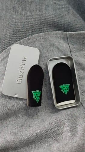 Click to view full screen Bluewow Shark Green Anti Scratch Finger Sleeves photo review