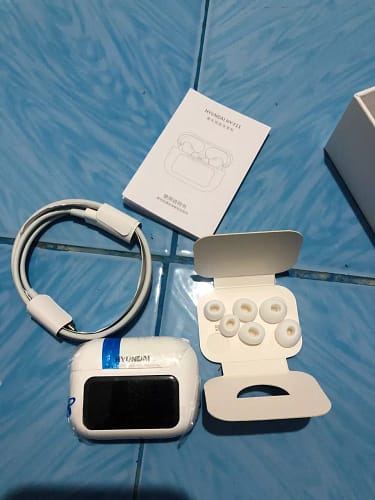 Click to view full screen HY-Y11 Bluetooth 5.4 Wireless Earbuds with a touch screen – High-Performance In-Ear Earphones -white photo review