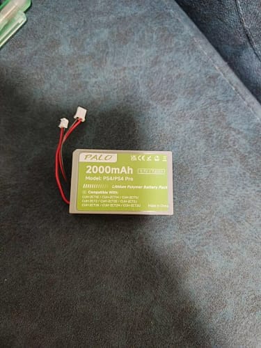 Click to view full screen PALO 2000mAh Replacement Battery for PS4 / PS4 Pro DualShock 4 Controllers photo review