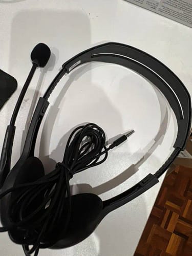 Click to view full screen Logitech Stereo Headset H111 - Black - singlepin photo review